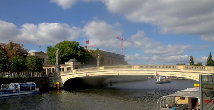 Friedrichsbrücke zur Museumsinsel
