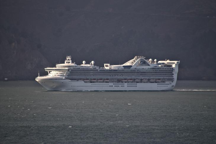 Cruise liner at Golden Gate Bridge