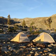 Unser Lager kurz vor Sonnenuntergang